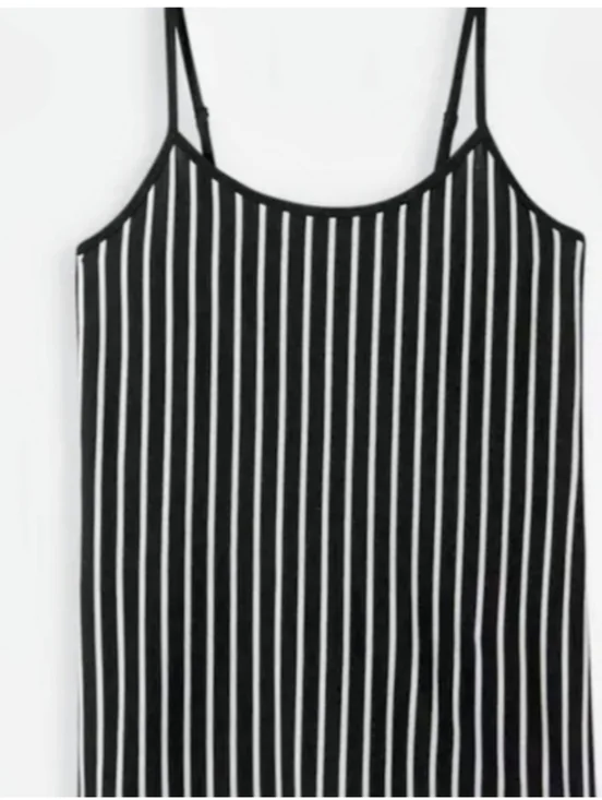 ⭐🆕 Torrid Black Striped Tank Top - Picture 3 of 7